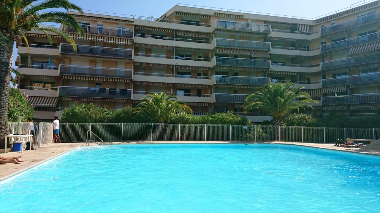Plage, Entier , Piscine,parking,plage à 200m Appartement *